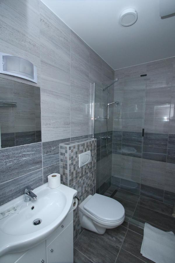 Hotel Aqua Komarom Luaran gambar