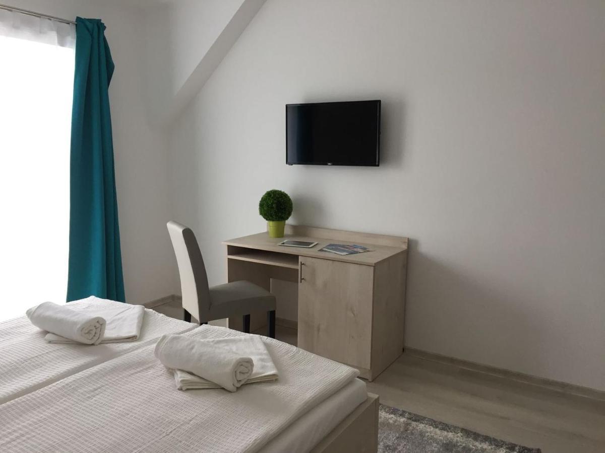 Hotel Aqua Komarom Luaran gambar