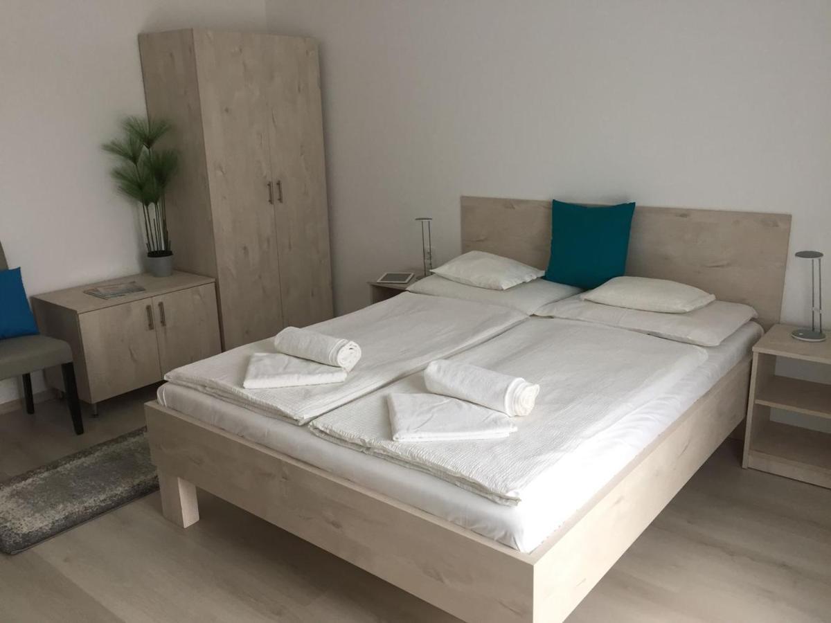 Hotel Aqua Komarom Luaran gambar